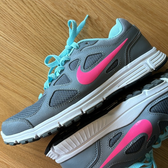 Nike Revolution Running Shoe - Picture 8 of 10